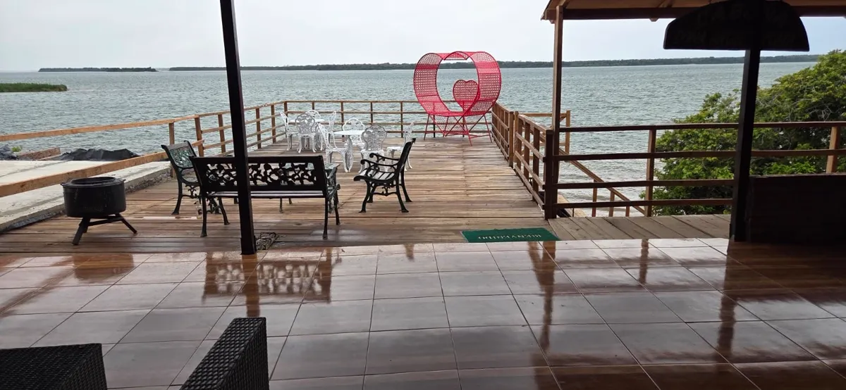 Muelle propio frente al Río Paraná en Posada El Muelle